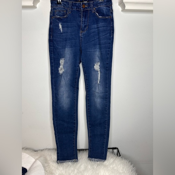 Fashion Nova skinny jeans - Picture 2 of 7